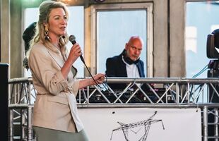 Door hospitality organizations