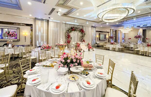De Luxe Banquet Hall