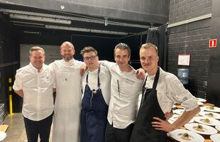 Flying Service & Kitchenstaff