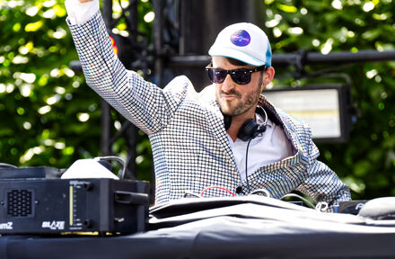 Mega Danza DJ Show knalt op 25 jaar Stad Waregem! - Foto 1