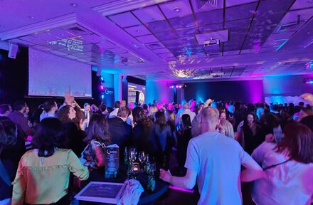 Van eerste ontvangst tot laatste applaus: entertainment dat uw evenement karakter geeft - Foto 1