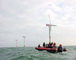 Teambuilding in het gezelschap van de Noordzee wind