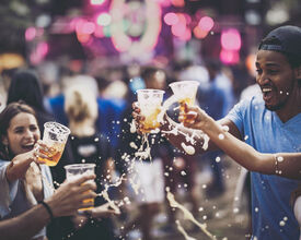 Tomorrowland moet 250.000 euro minder terugbetalen aan Vlaanderen na gebruik van wegwerpbekers