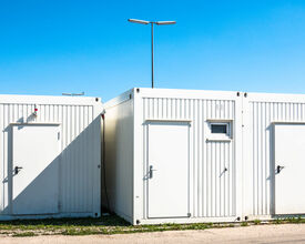 Wat doe je met opslag en terreinwerk als een eventlocatie nog niet klaar is? Wat doe je met opslag en terreinwerk als een eventlocatie nog niet klaar is?