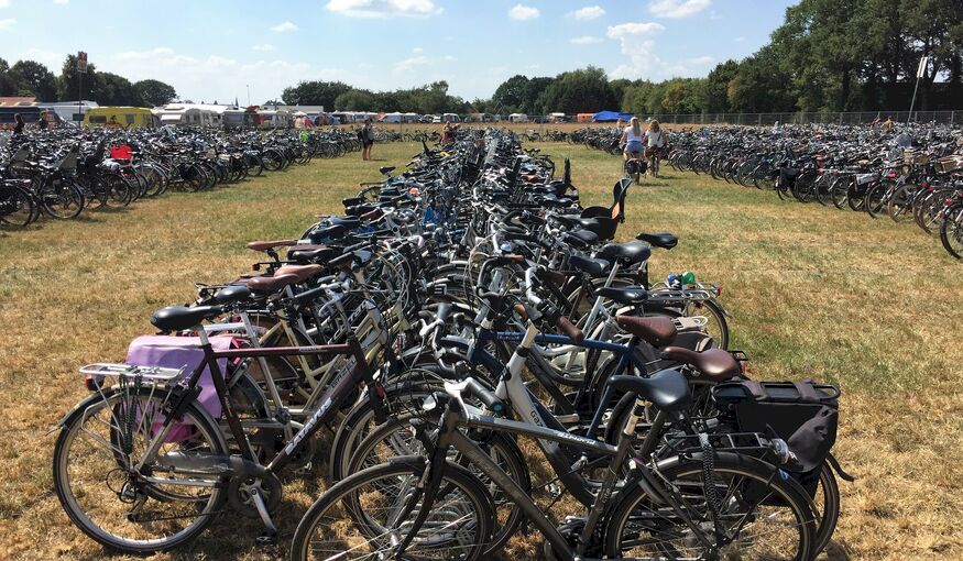 Alle fietsen netjes geparkeerd op jouw evenement Alle fietsen netjes geparkeerd op jouw evenement