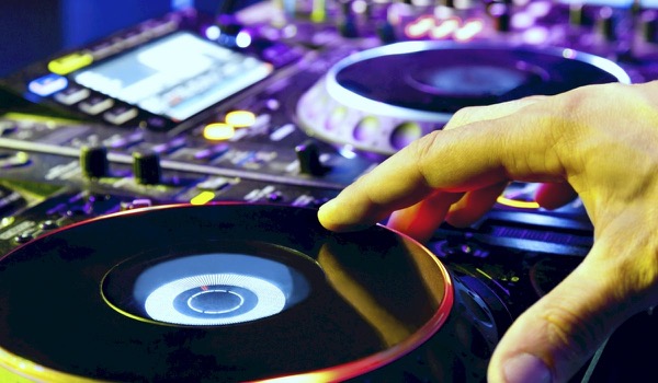 Wie is de beste DJ? - infograph Wie is de beste DJ? - infograph