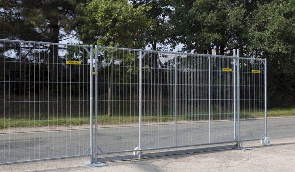 Veilige vluchtroute én een afgesloten event terrein Veilige vluchtroute én een afgesloten event terrein