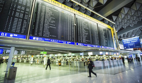 Te laat op congres door vertraagde vlucht? Je werkgever kan schade claimen Te laat op congres door vertraagde vlucht? Je werkgever kan schade claimen