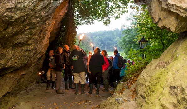 Teamspirit boosten? Dat kan bij het Domein van de Grotten van Han Teamspirit boosten? Dat kan bij het Domein van de Grotten van Han