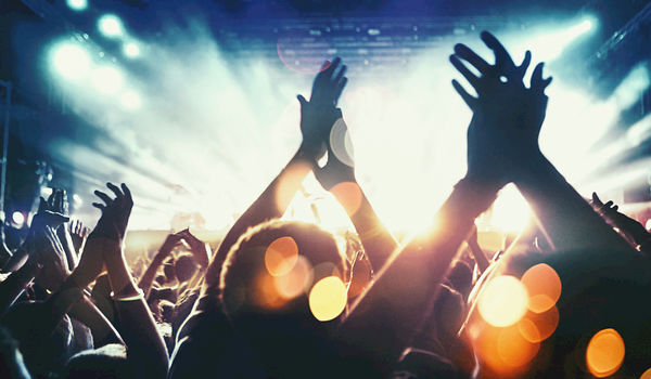 Concert- en festivalsector stapt naar rechtbank uit protest tegen eenzijdige tariefverhoging Sabam Concert- en festivalsector stapt naar rechtbank uit protest tegen eenzijdige tariefverhoging Sabam