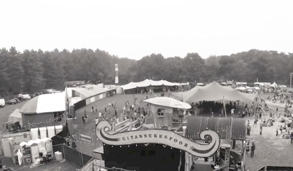 Festival opgebouwd uit recyclagemateriaal? Dat kan! Festival opgebouwd uit recyclagemateriaal? Dat kan!