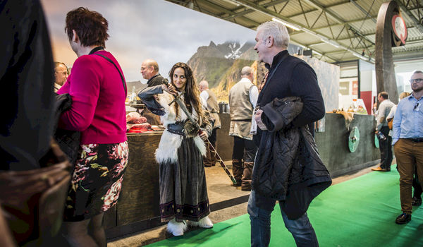 Kokende Vikings op een drakkar als beursstand? JADA events maakt het waar Kokende Vikings op een drakkar als beursstand? JADA events maakt het waar