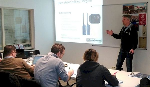 Workshop: Hoe de veiligheid van je evenement verhogen met walkie talkies Workshop: Hoe de veiligheid van je evenement verhogen met walkie talkies
