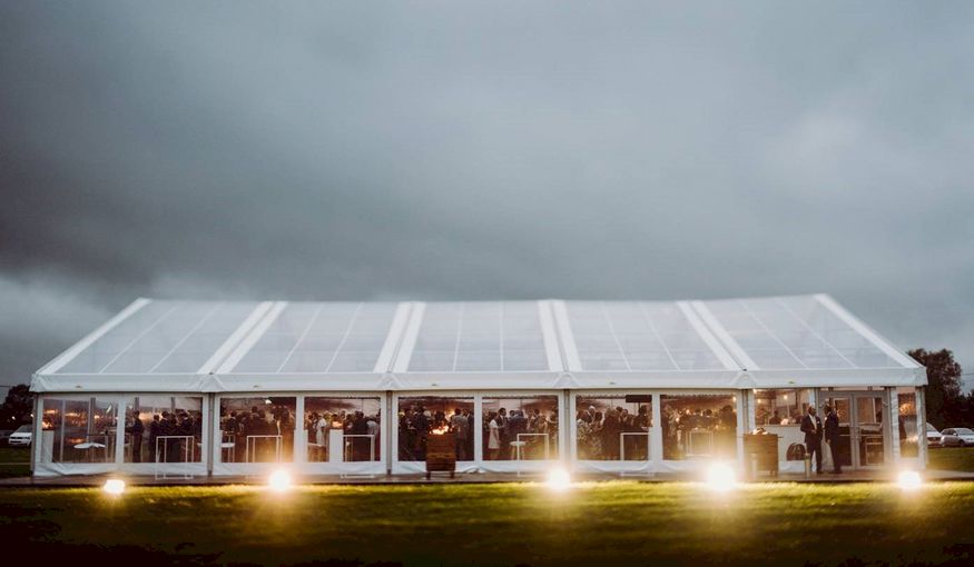 Zomertip van Veldeman: een transparante tent voor je bedrijfs- of privéfeest Zomertip van Veldeman: een transparante tent voor je bedrijfs- of privéfeest