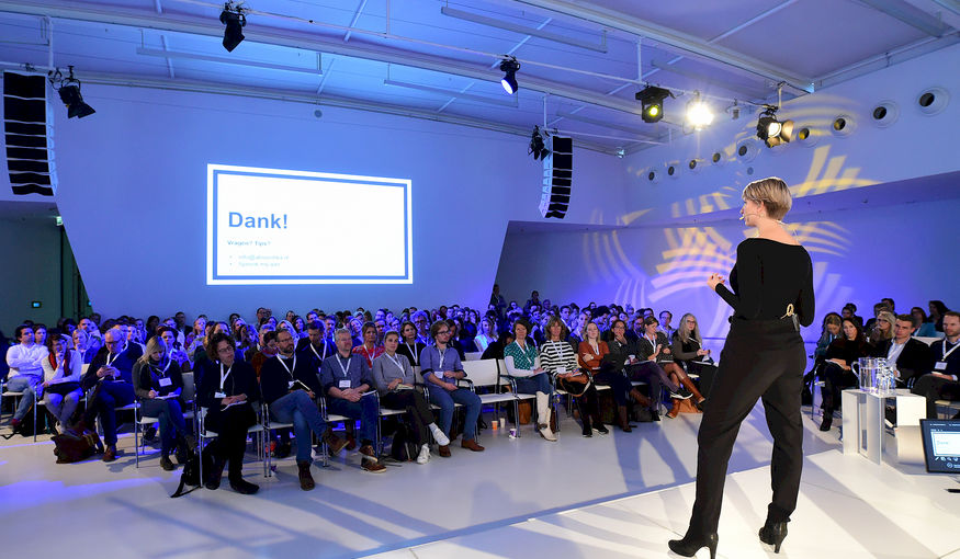 Waarom je als online organisatie een live-event moet organiseren Waarom je als online organisatie een live-event moet organiseren