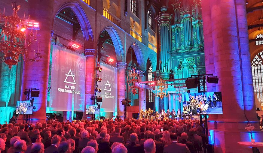 Betoverende videomapping op transparante schermen Betoverende videomapping op transparante schermen