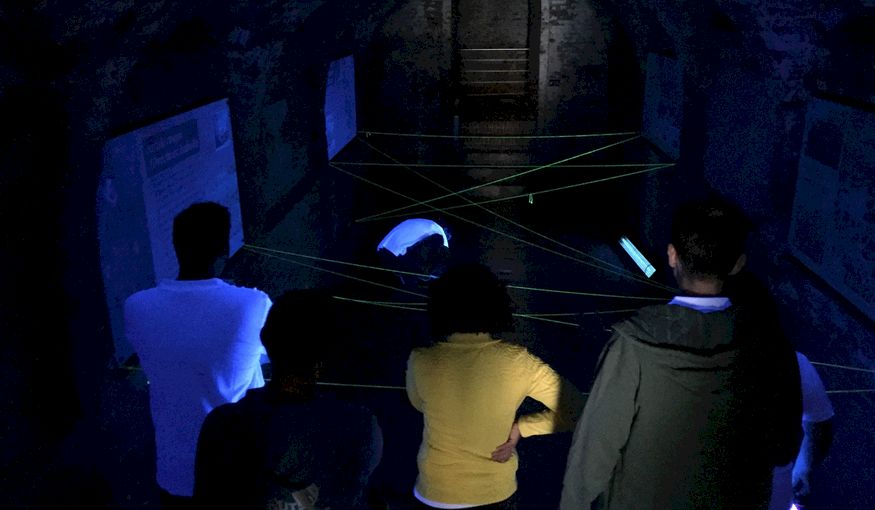 Teambuilden in Fort Napoleon: wie bereikt als eerste het dak? Teambuilden in Fort Napoleon: wie bereikt als eerste het dak?